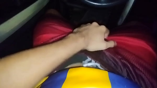Download Video - Hombre Hablando Sucio Mientras Se Masturba en el Auto - DavidPajas