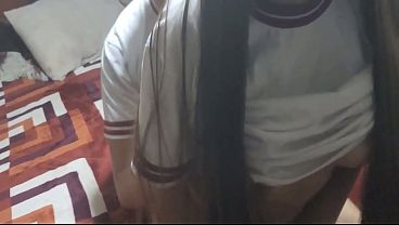 彼女の上司に危うく見つかるところだった!!!!! クラスメイトのショートパンツとズボンを下ろして、彼女を!!! 授業に行く唯一の良いことは、彼女のおいしいお尻をファックすることだ!!