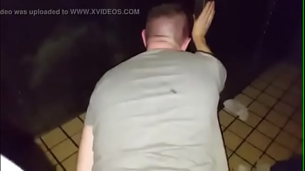 Download Video - Dando o cuzinho no banheiro