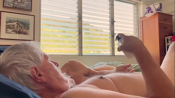 I saw a nice gentleman client this morning in Waikiki. So far, my schedule for tomorrow is clear. There have been lots of ...