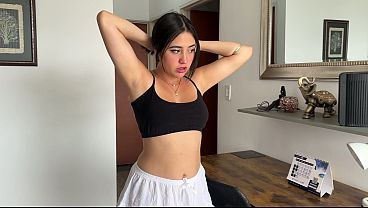 Download Video - Mi hermanastra sexy tomando el sol casi desnuda en el balcon y termino follandola hasta hacerla gemir tan duro que los vecinos escuchan todo&period;