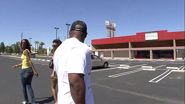 Ladies Magnet Mr. Marcus