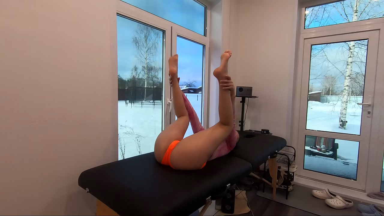 Full Body Yoga Stretch | Feel Good Flow sheer misssvikki