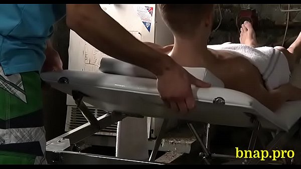 Sexy Gay Dans Une Scène Fétiche Phat