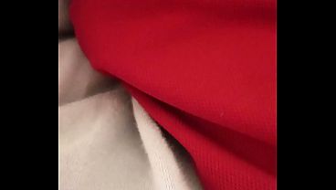 Si tocca in pigiama...