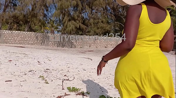 Looking for someone to fuck at the beach