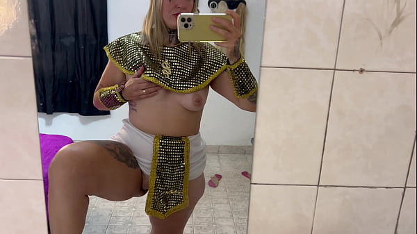 Wow, he put it so much in my ass and pussy that I came a lot on his dick without a condom.