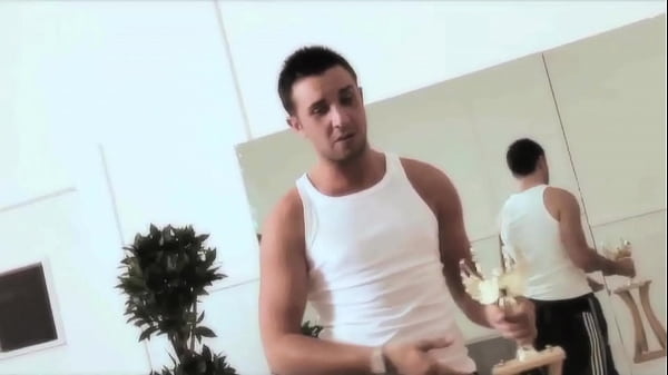 Sexy Latinas Get it on with a Hunky Dude