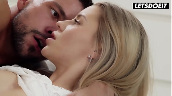Czech Babe Lucky Bee Jizzed On Her Ass After Sensual Fuck - WHITEBOXXX