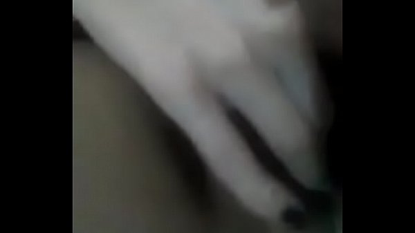 Greluda safada batendo uma siririca para o amante