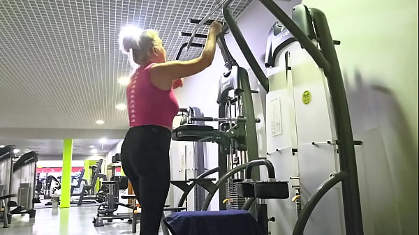 Sweaty Training & Discreet Fingering In Locker Room