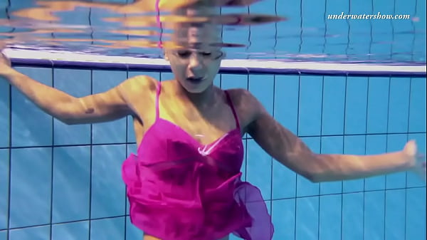 Sexy Zlata babe get horny in the pool
