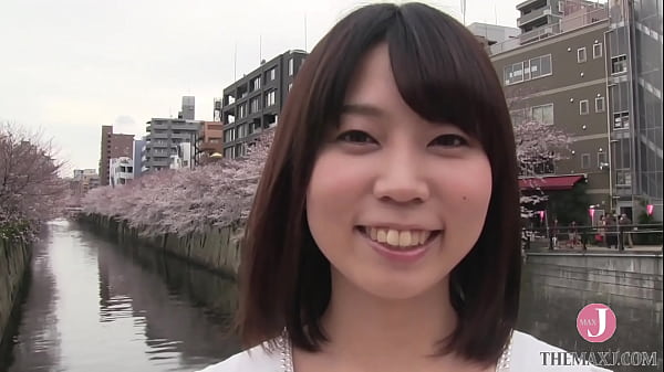 GRAPHIS - 25歳の人妻アカネ、変態的すぎる勃起乳首と剛毛マン毛が男をその気にさせてしまう