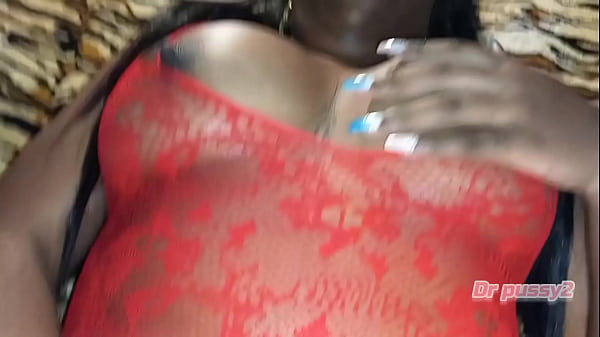 Download Video - DR PUSSY2 - Ebony casada faz surpresa ao marido em lingerie vermelha e sem cuecas no dia de S&atilde;o Valentim e &eacute; fodida com for&ccedil;a e muito &oacute;leo na bunda grande