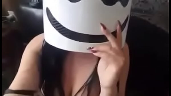 thumb busty