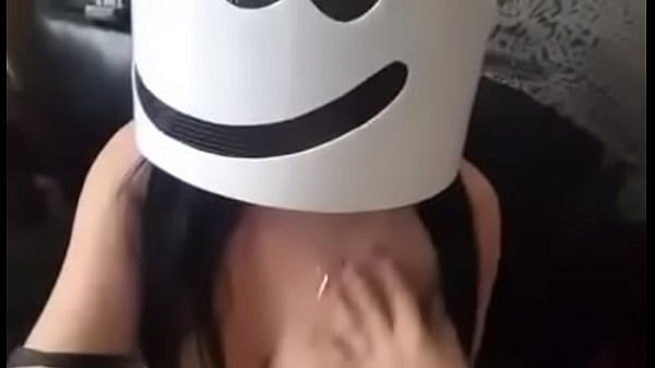 thumb busty