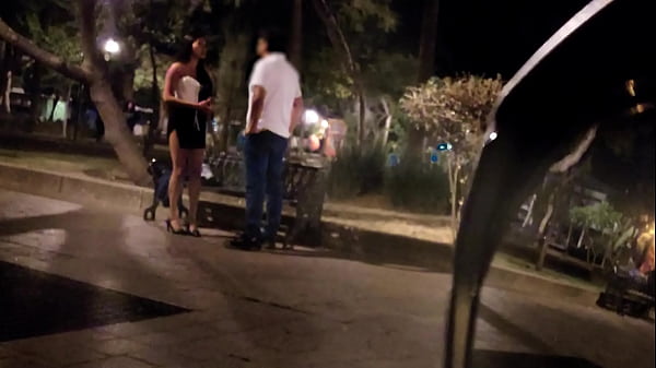 DESCUIDA a su NOVIA y se FOLLA al pimer PENDJEO...