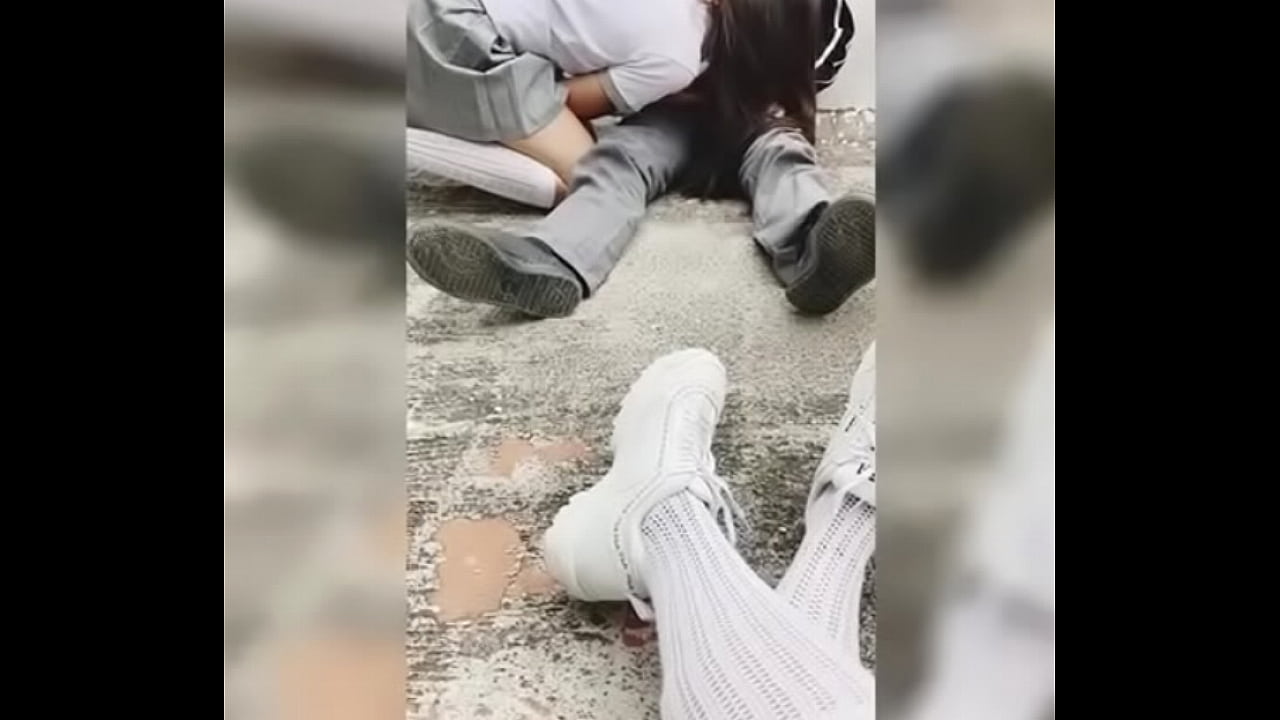 Mejores AMIGAS Estudiantes Putitas de la ESCUELA Técnica se Graban  