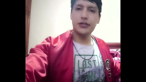 Comiendo la leche de mi macho