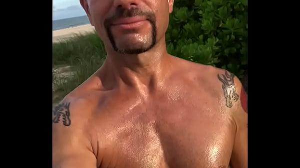 thumb beach body