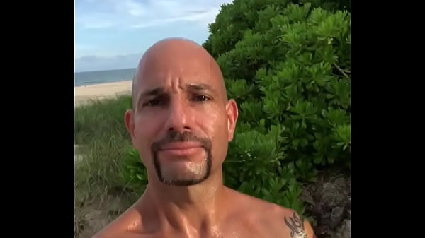thumb beach body