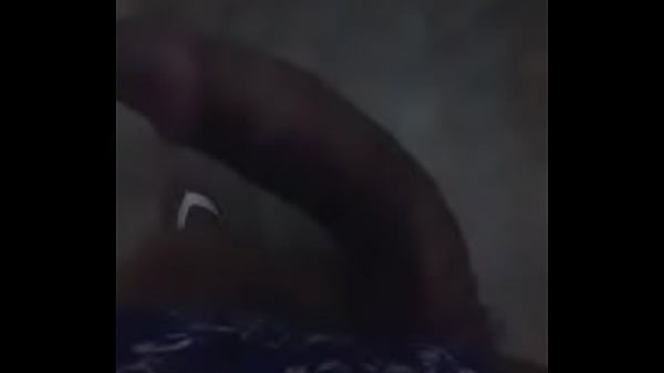 Leonardo Rodrigues - Masturbação na Sala Escura...