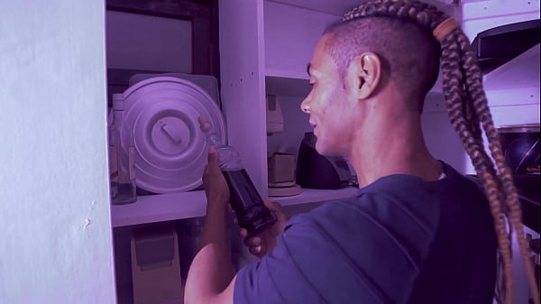 Friends invade an abandoned house to have sex - Leticia Ferola - Maurinho - Thalia Senna