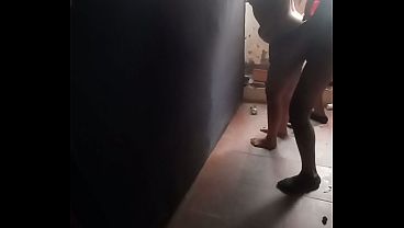 Albañil de méxico se folla a la hijastra de su patrón