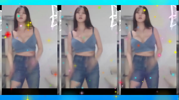 Thick Korean babe dancing