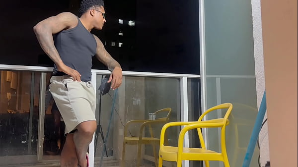 trio en la ducha con mi novia y su prima