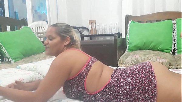 Download Video - Paty Bumbum faz Chamada de video convidando Pretinho Facao para o carnaval da Paty 2020 &excl;&excl;&excl;