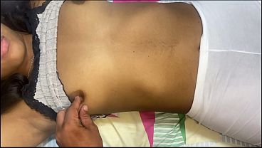 Eyaculo dentro del co&ntilde;o de mi madrastra accidentalmente