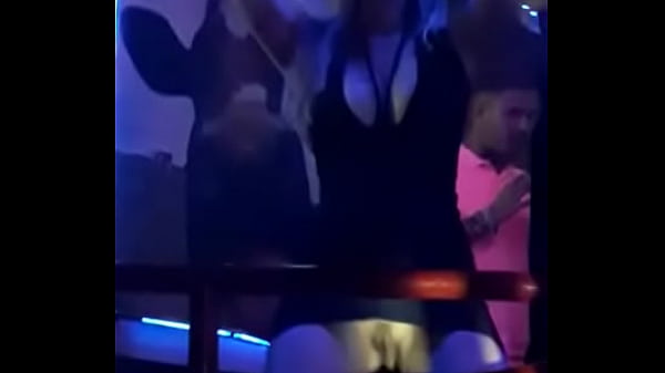 Heißes Sexy Babe Tanzt Und Ohne Höschen