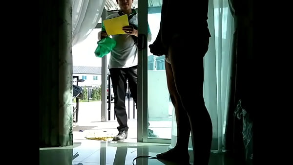 Delivery man caught me jerking 外送員