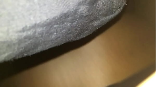 thumb quickie outside