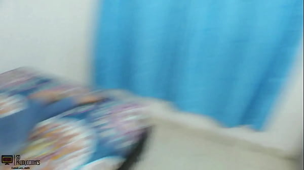 Download Video - Le doy a mi hermanastro una super mamada hasta dejar llena mi boca de semen PARTE 1