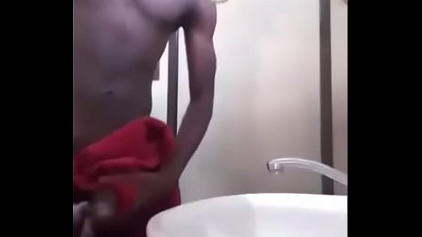 Chikumu Chitemomo Exposé