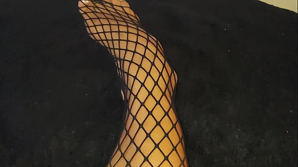 Chamei tr&ecirc;s amigas para transar mais um s&oacute; quis fica olhando