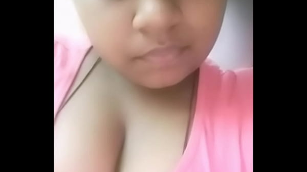 Download Video - Desi girl p&period; Mpl boobs show in cam