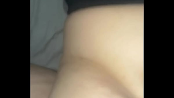 Grosse Éjaculation Sur Le Cul De Son Fils