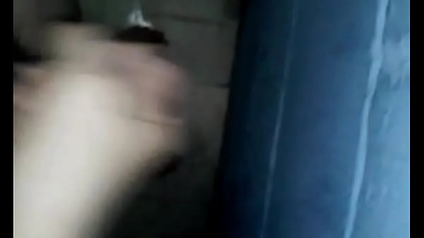 Me la jalo en el bañoo