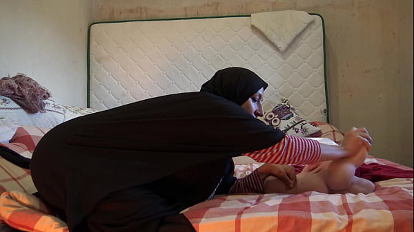 This Muslim woman is CRAZY!!! She wants to have lesbian sex with her British stepdaughter Tantaly !!!