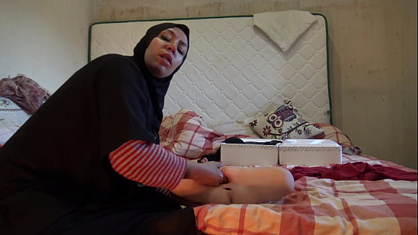 Download Video - This Muslim woman is CRAZY&excl;&excl;&excl; She wants to have lesbian sex with her British stepdaughter Tantaly &excl;&excl;&excl;