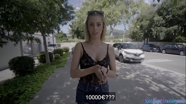 Felvette a csajt és punciba dugta