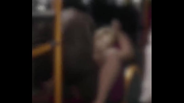 Download Video - Rubia tetona se deja follar en el bus &lpar;animacion echa por GeneralButch&rpar;