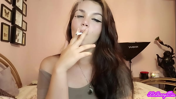 Download Video - XO Bunny brunette latina with blue eyes smoking blowing smokein your face