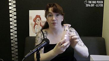 NSFW Review of the Honey Pistil licking vibrator from The Bad Peach