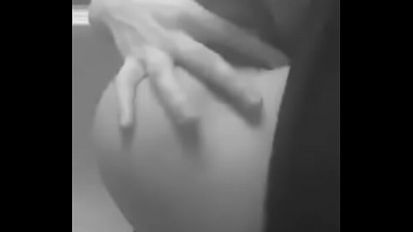 Showing her dirty pussy