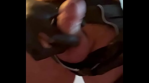 Download Video - Latex handjob voor latexkix