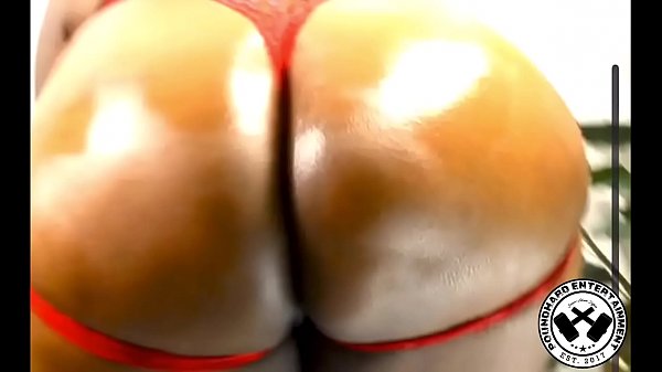 HUGE BOOTY BBW MODEL TWERK